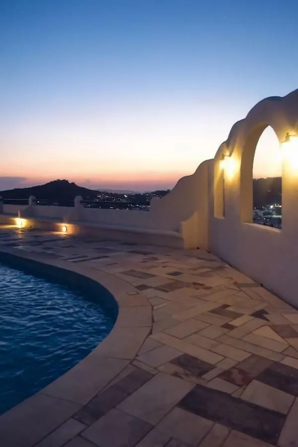 Complex Of Cycladic Traditional Houses In Mykonos 奥诺斯 希腊